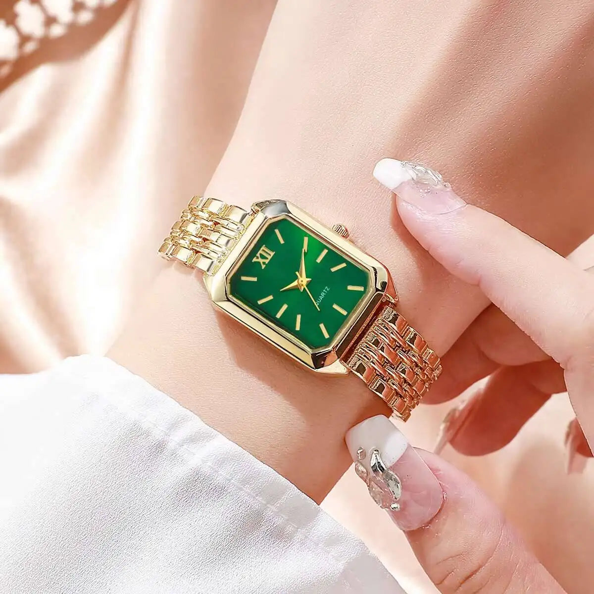 Fashion Rectangle Women Quartz Watch Luxury Analog Wristwatches Reloj Mujer Girls Clock Gift（Without Box）